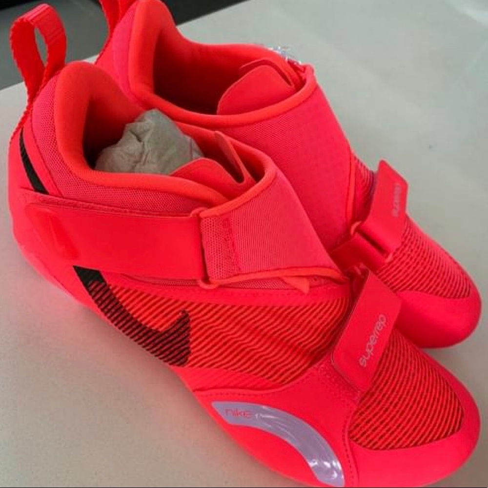 Nike Spin Shoes - Size 8
